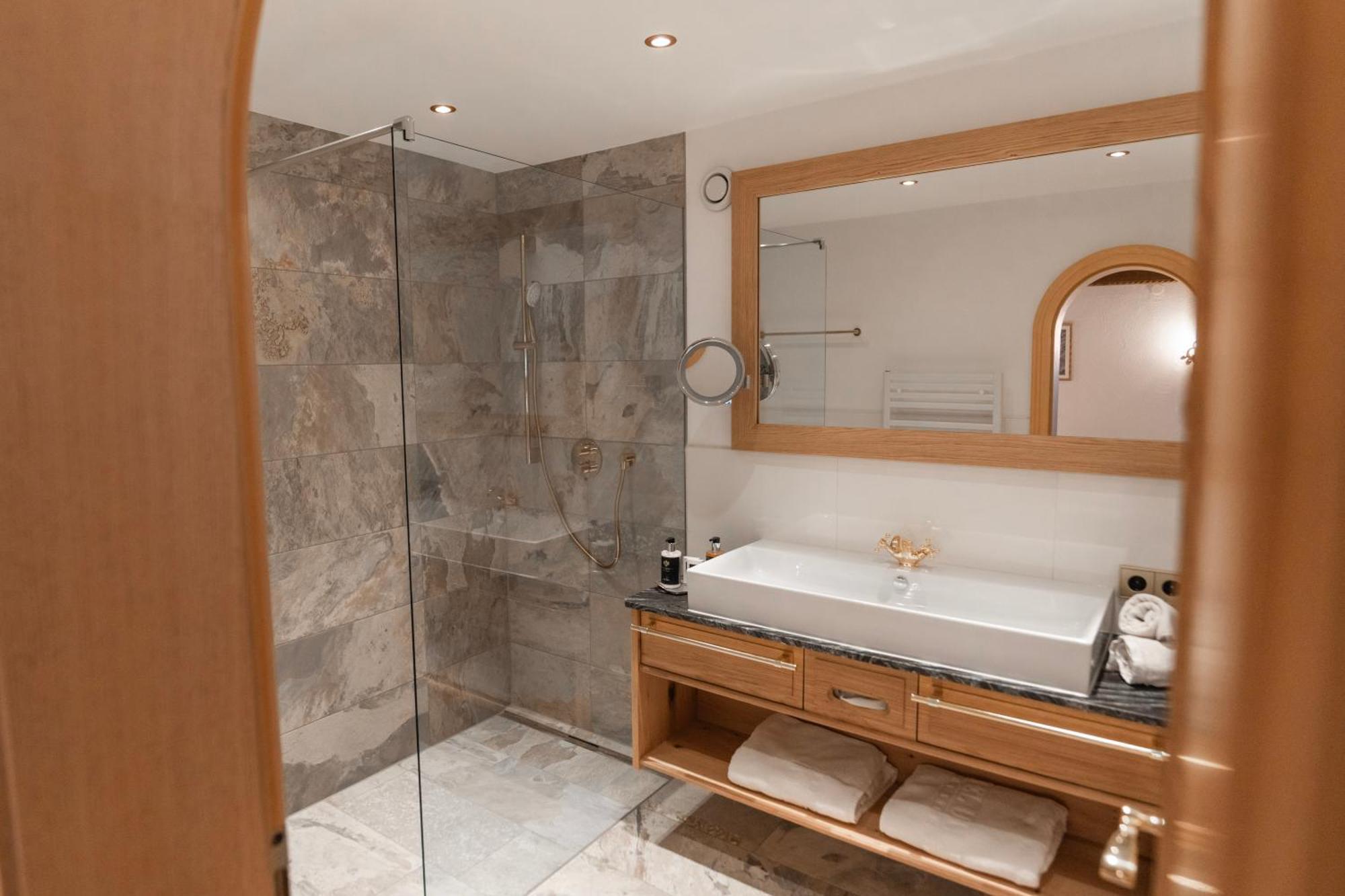 Hotel Ulli Zuers Bagian luar foto